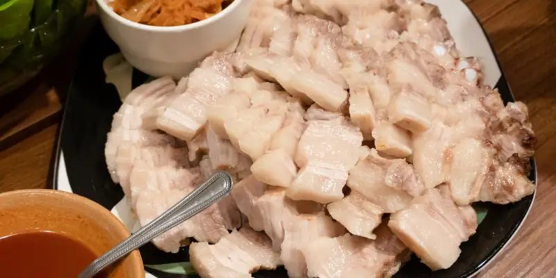 can chickens eat pork fat 